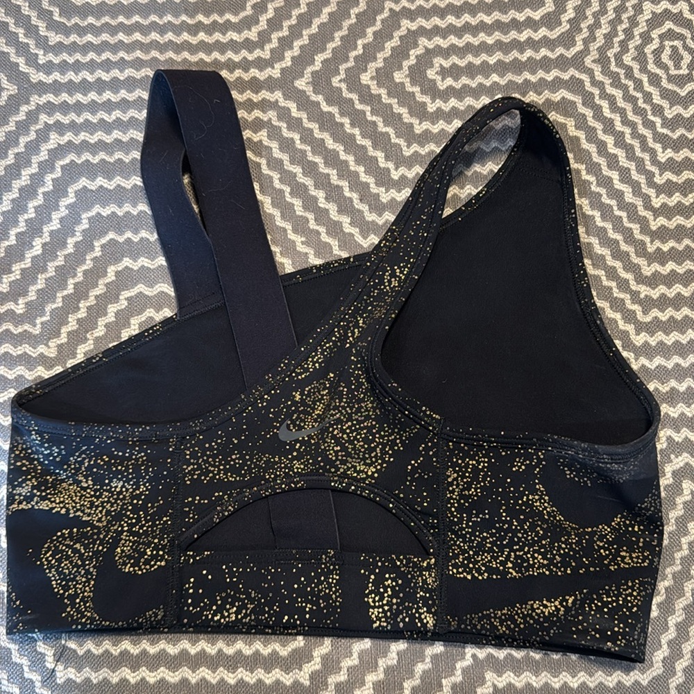 Nike Pro Swoosh Asymmetrical Women’s Sport Bra - Picture 3 of 4